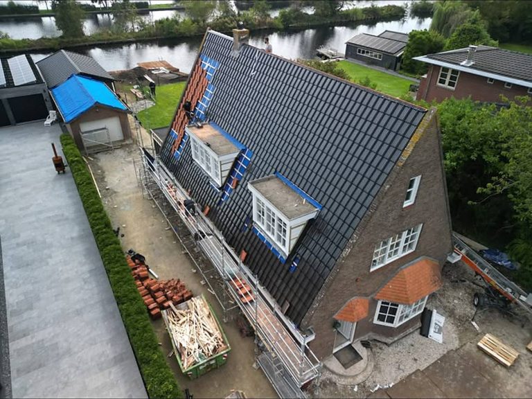 Dakrenovatie in Vinkeveen door Koning Dakwerk